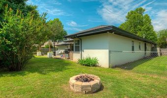 4004 N Thompkins Ave, Bethany, OK 73008