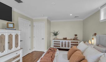 210 Longview Dr, Bayville, NJ 08721