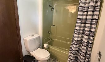 330 Fairview Dr, Aurora, NE 68818