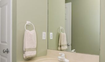 12 Sea Knoll Ct 12, Bourne, MA 02532