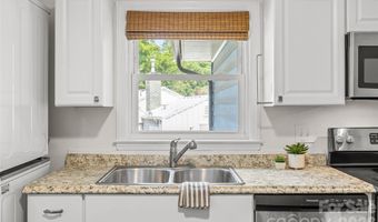 3443 Airlie St, Charlotte, NC 28205