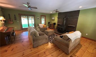 4 Boswell Trl, Foster, RI 02825