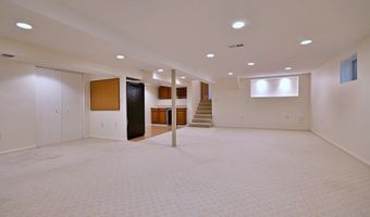 2360 N Drury Ln, Arlington Heights, IL 60004