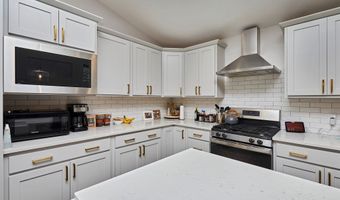 930 Wolf Creek Dr, Polk City, IA 50226