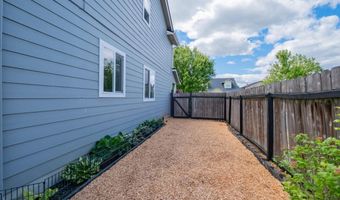 3523 COLLEGE Loop, Albany, OR 97322
