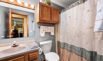 52 Singleton Rd, Chaplin, CT 06235