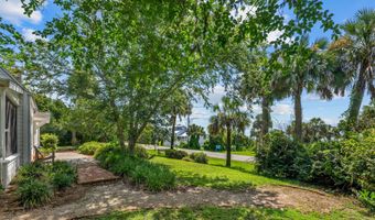 145 Bay Ave, Apalachicola, FL 32320