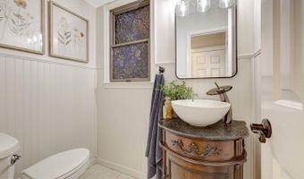 4003 KLOMAN St, Annandale, VA 22003