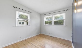 5919 Memphis St, Bel Aire, KS 67220