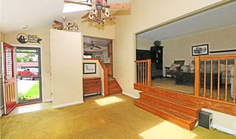 23 Sherman Ln, Middletown, RI 02842