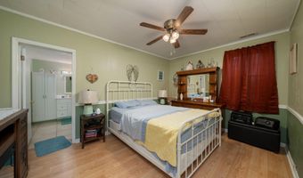 7566 Section Line Rd, Albertville, AL 35950