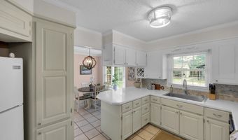 312 S Poplar Ave, Andrews, SC 29510