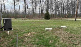 9123 E Pine Rd, Bloomfield, IN 47424
