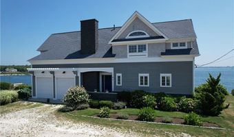 4 Clarkes Village Ln, Jamestown, RI 02835