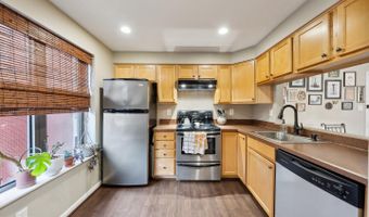 1020 N STAFFORD St 311, Arlington, VA 22201