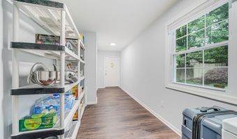 4005 KLOMAN St, Annandale, VA 22003