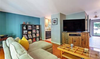 28 Marigold Cir, North Providence, RI 02904