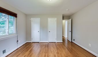 8617 LYNBROOK Dr, Bethesda, MD 20814