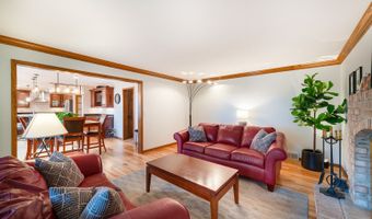 3025 Woods Creek Ln, Algonquin, IL 60102