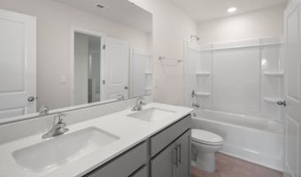 1052 Misty Creek Dr, Aberdeen, NC 28315