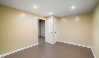 410 Emmett St 93, Bristol, CT 06010
