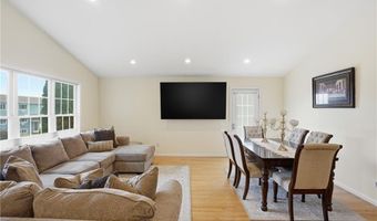 212 Lexington Ave, North Providence, RI 02904