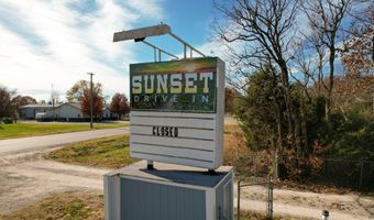 1601 E Church St, Aurora, MO 65605