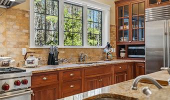 1026 Essex St, Bangor, ME 04401
