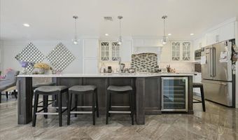 1 Victoria Dr, Amityville, NY 11701