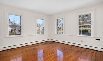 14 Elm St, Newport, RI 02840