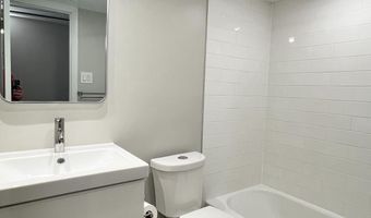 118 ROBERTS Ln 300, Alexandria, VA 22314