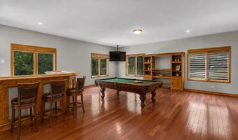 2 Echowood Dr, Algonquin, IL 60102