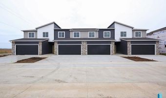 2423 E Caolinn Pl, Brandon, SD 57005