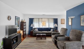 20 Bayview Ln, Amityville, NY 11701