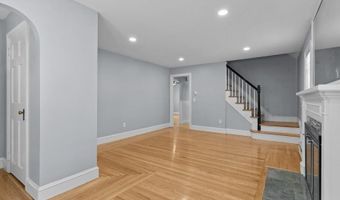 74 Leslie St, Cranston, RI 02910