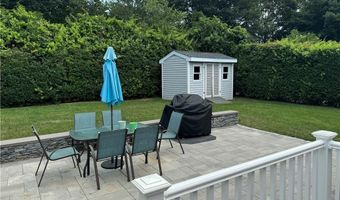 53 Center Ave, Middletown, RI 02842