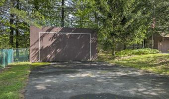 23 Meetinghouse Rd, Brattleboro, VT 05301