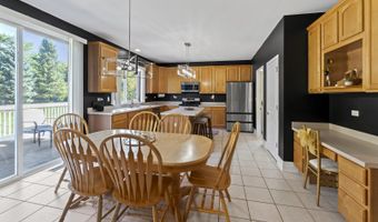 601 Woods Creek Ln, Algonquin, IL 60102