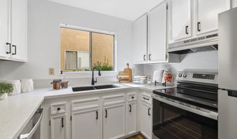 1051 Rock Spgs 120, Escondido, CA 92026