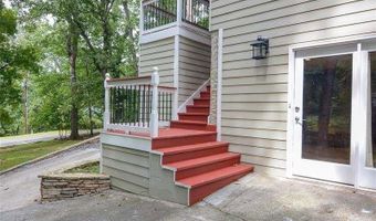 639 Lakeshore Dr, Berkeley Lake, GA 30096