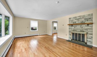 24 Iron Gate Ln, Cromwell, CT 06416