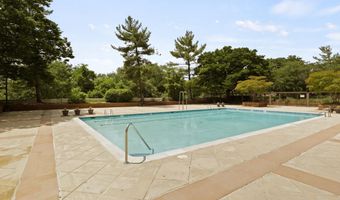 1016 S WAYNE St 1008, Arlington, VA 22204