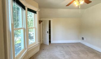 3023 Woodland St, Ames, IA 50014