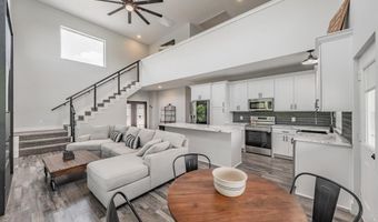 460 Rolling Hills Blvd, Alvord, TX 76225