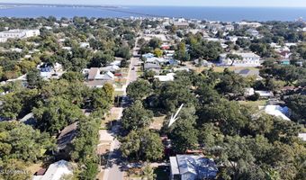 328 Demontluzin Ave, Bay St. Louis, MS 39520