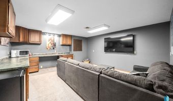 2908 N Oak Rd, Brandon, SD 57005