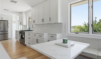 180 Clearview Rd, Charlestown, RI 02813