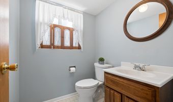 2406 N Lafayette St, Arlington Heights, IL 60004