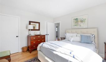 6 Cliff Ter, Newport, RI 02840