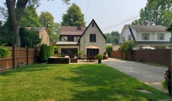 165 Lamarck Dr, Amherst, NY 14226